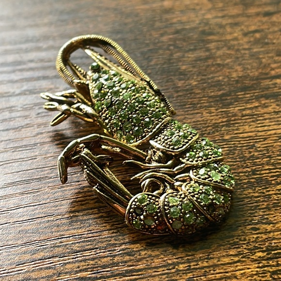 Gold Crawfish Brooch - Picture 9 of 10